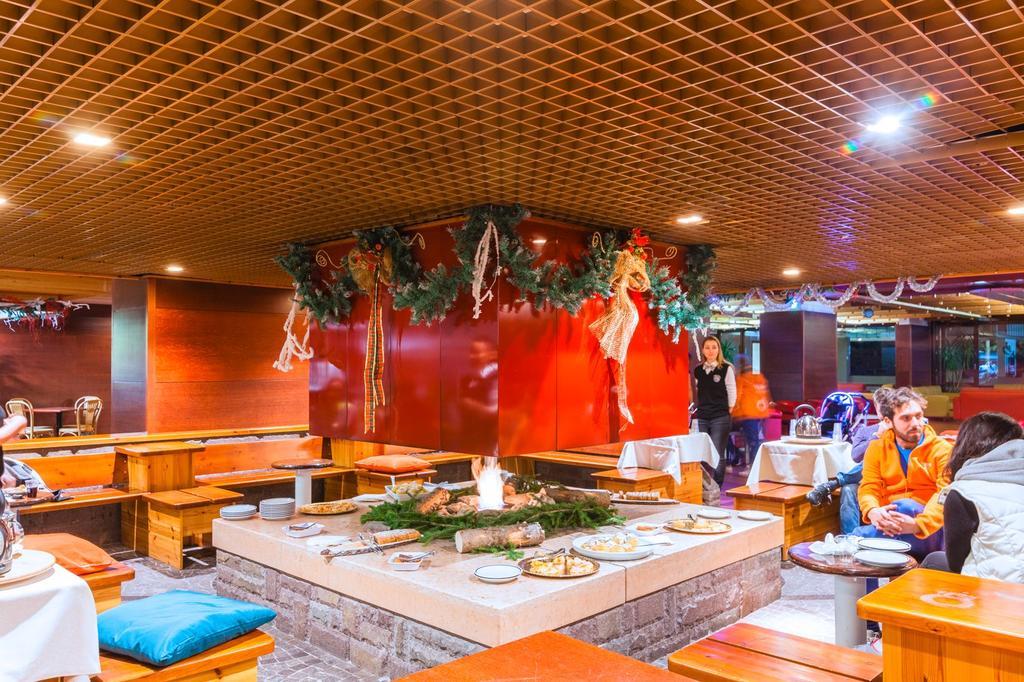 Hotel Club Regina E Fassa Mazzin Exterior foto